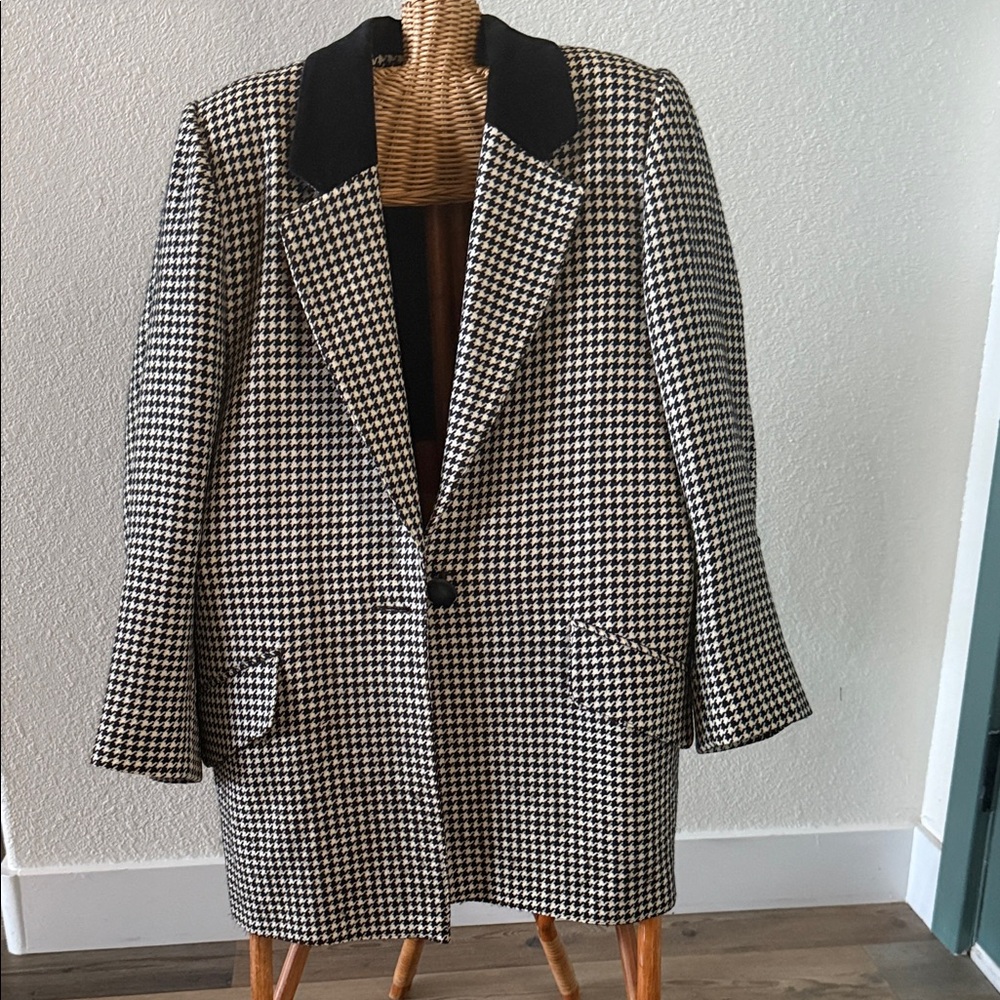 Elegant Vintage Houndstooth Blazer with Black Velvet Accents made in Paris